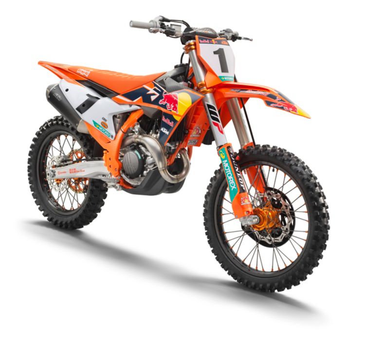 FOUR-RIDER RED BULL KTM FACTORY RACING TEAM IS READY TO RACE 2022